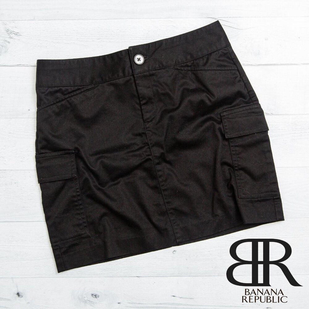 Banana Republic Skirt - Black Medium with Pockets